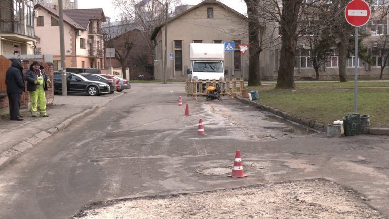 Смушак розповів про ремонт дороги на вулиці Береговій в Івано-Франківську 12 607410b8ef5ba27a