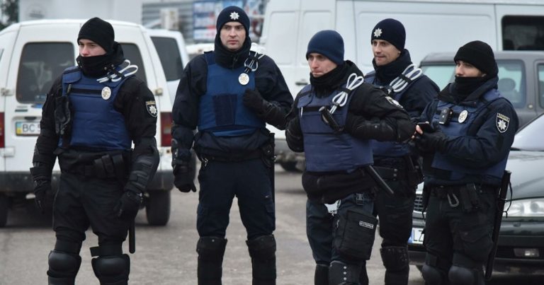 У Верховній Раді пропонують мобілізувати на війну поліцейських з досвідом носіння зброї