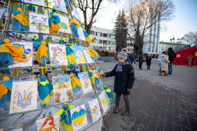 Цьогоріч у Франківську встановлять символічну ялинку - Марцінків 3 photo 2022 12 19 16 34 53 scaled 1