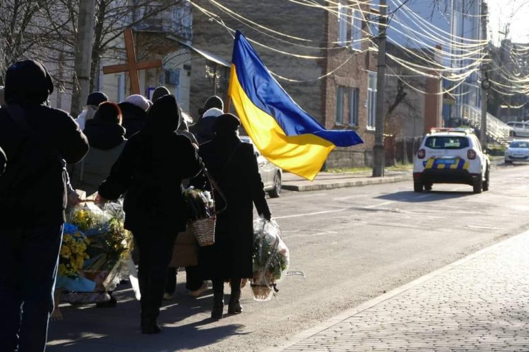 Вічна пам'ять: у Калуші провели в останню путь загиблого воїна (ФОТО) 12 0 3