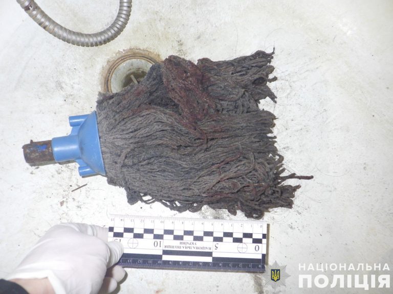 У Тернополі двоє підлітків побили чоловіка з інвалідністю й винесли на мороз (ФОТО)