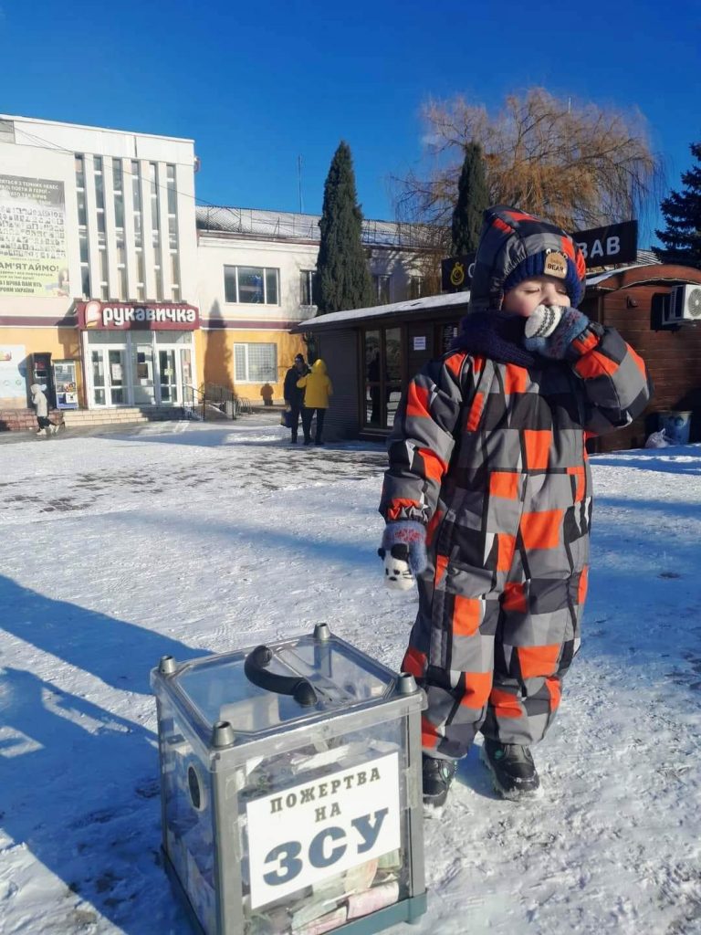 У Городенці на благодійному концерті просто неба зібрали кошти на потреби ЗСУ (ФОТО) 1 395635118 906285054323070 6040235175567863552 n