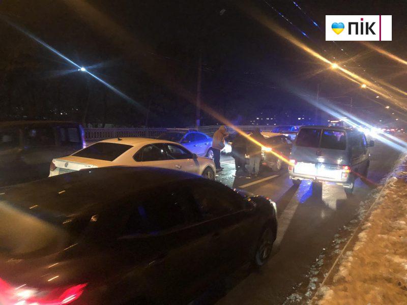 Вечірня ДТП у Франківську: зіткнулися три автомобілі (ФОТО) 3 405521537 1534079743663677 865422287300246729 n scaled