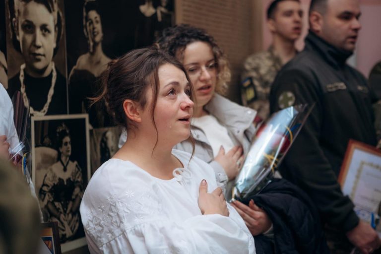 Калуська волонтерка отримала "Золоте серце" від Президента України (ФОТО) 5 408162997 744888964339809 2348683182192850960 n