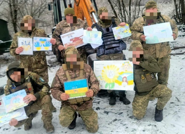 За кошти, вторговані дітьми на ярмарку в Калуському ліцеї, військові придбали трактор (ФОТО) 2 409192106 749651407196898 8863182806325911804 n