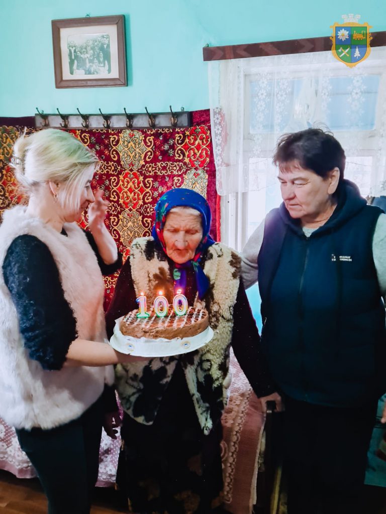 100-літній ювілей відзначила прикарпатка Анна Тисяк (ФОТО) 8 412010207 663743189275075 719712014297816101 n