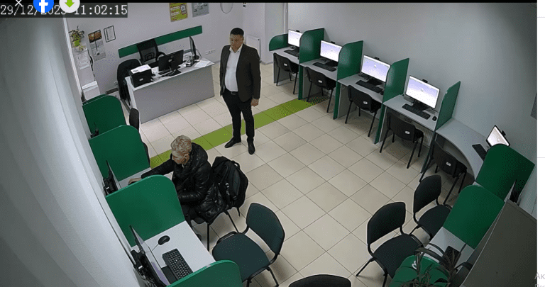 Жителька Хмельниччини з дев'ятої спроби склала теоретичний іспит з водіння: емоції жінки (ВІДЕО) 3 Жителька Хмельниччини з дев'ятої спроби склала теоретичний іспит з водіння: емоції жінки (ВІДЕО)