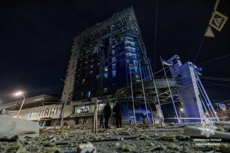 Росіяни шість разів ракетами С-300 атакували Харків: 22 людини поранені (ФОТО) 5 Росіяни шість разів ракетами С-300 атакували Харків: 22 людини поранені (ФОТО)