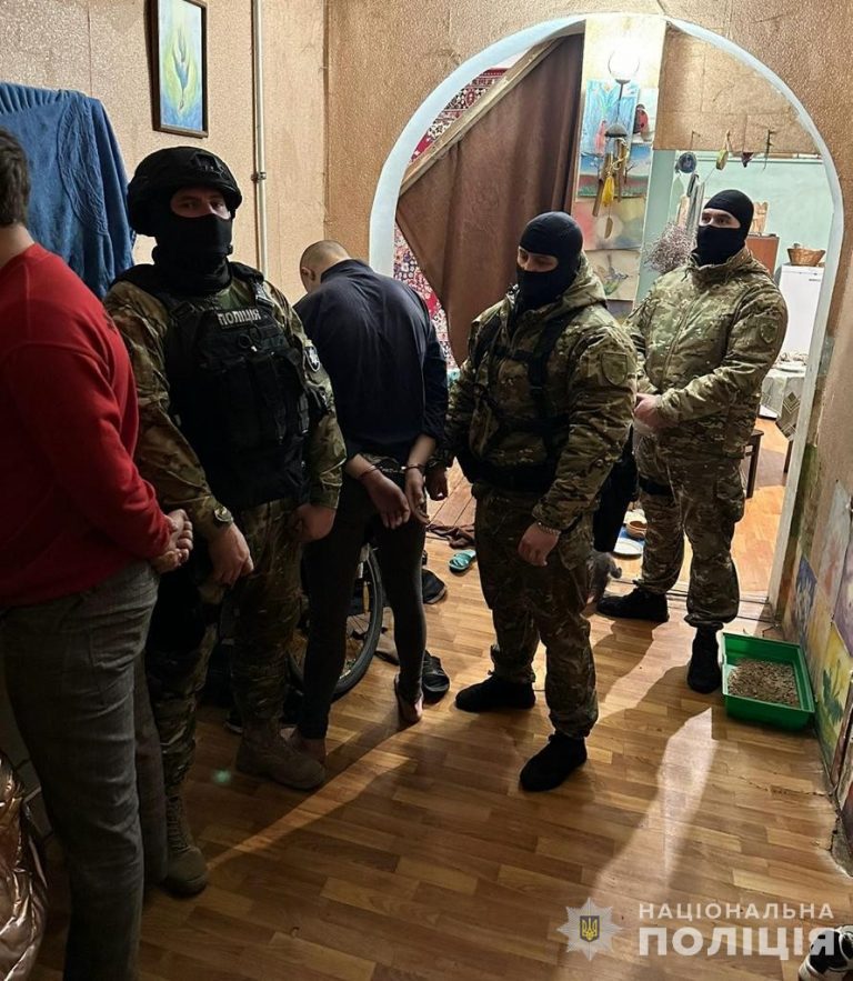 Семеро хлопців побили та зарізали безпритульну в Дніпрі (ВІДЕО) 8 75478e38a13c21c9e2a2a6d5f94c99c7