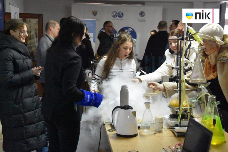 ІФНТУНГ відчинив свої двері для майбутніх абітурієнтів (ФОТОРЕПОРТАЖ) 19 DSC 0110 scaled