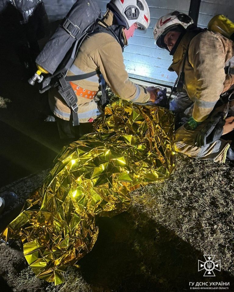 Надзвичайники врятували жінку під час пожежі на Франківщині 1 IMG 20231227 082629 220