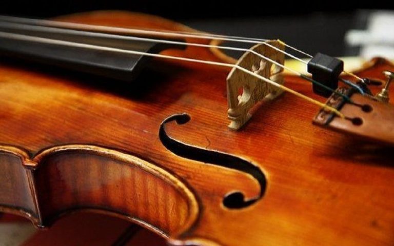 На Франківщині судили церковного дяка за крадіжку скрипки в дитини 2 eefe60b55cae0cf9360e3432aaa333b2