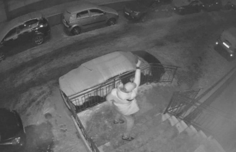 У центрі Франківська посеред ночі лунали постріли: відео з камер спостереження 10 photo 2023 12 11 16 25 27