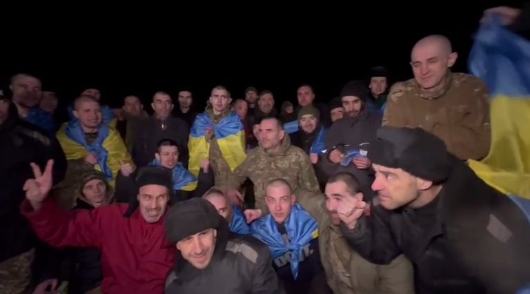 Наші – вдома: з російського полону повернули понад 200 українців (ФОТО)