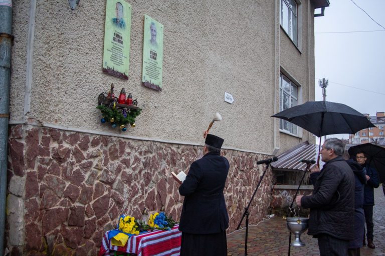 У Крихівцях вшанували пам'ять загиблого бійця (ФОТО) 7 414479361 949676930061897 4334820483928531099 n