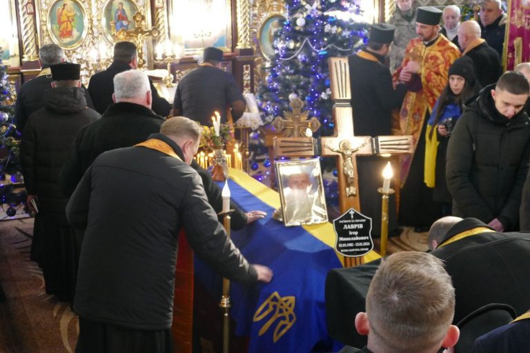 На Калущині попрощалися із полеглим військовим Ігорем Лавріном (ФОТО) 8 417385470 772884211540284 4169155076464750110 n