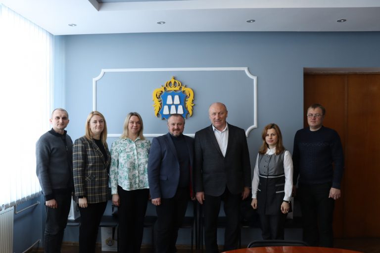 Мер Бурштина зустрівся з колегою з Долини: про що говорили (ФОТО) 2 Мер Бурштина зустрівся з колегою з Долини: про що говорили (ФОТО)