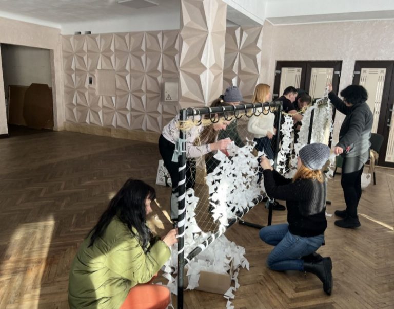 У Калуші засуджені плели маскувальні сітки 8 420513533 774005518094820 876671473065928256 n