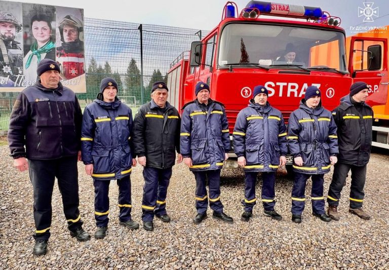 Лисецькі рятувальники отримали пожежний автомобіль від польських партнерів (ФОТО) 11 423004529 696282545994445 386220053617402623 n