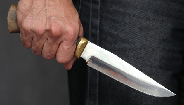 У Калуші конфлікт між чоловіками завершився ножовим пораненням