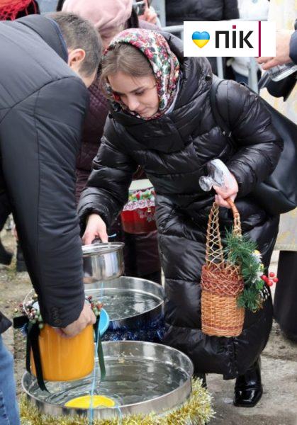 Люди Прикарпаття: як на Бистриці-Надвірнянській у Франківську освячували воду (ФОТО) 17 IMG 5917 2 scaled