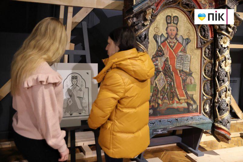 "Дивись і торкайся": у Франківську презентували виставку «Побачити скарби разом!» (ФОТО) 5 IMG 6360 2 scaled