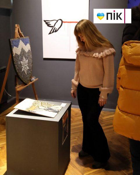 "Дивись і торкайся": у Франківську презентували виставку «Побачити скарби разом!» (ФОТО) 26 IMG 6366 2 scaled