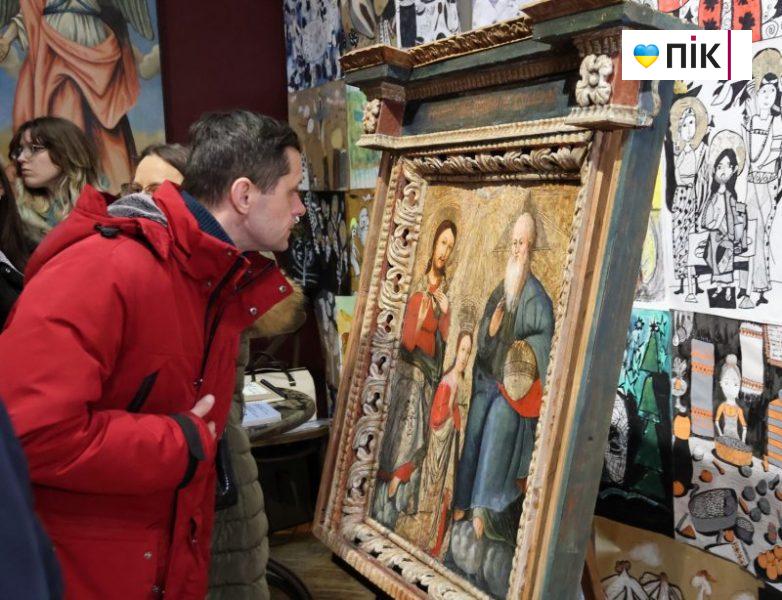 "Дивись і торкайся": у Франківську презентували виставку «Побачити скарби разом!» (ФОТО) 3 IMG 6546 2 scaled