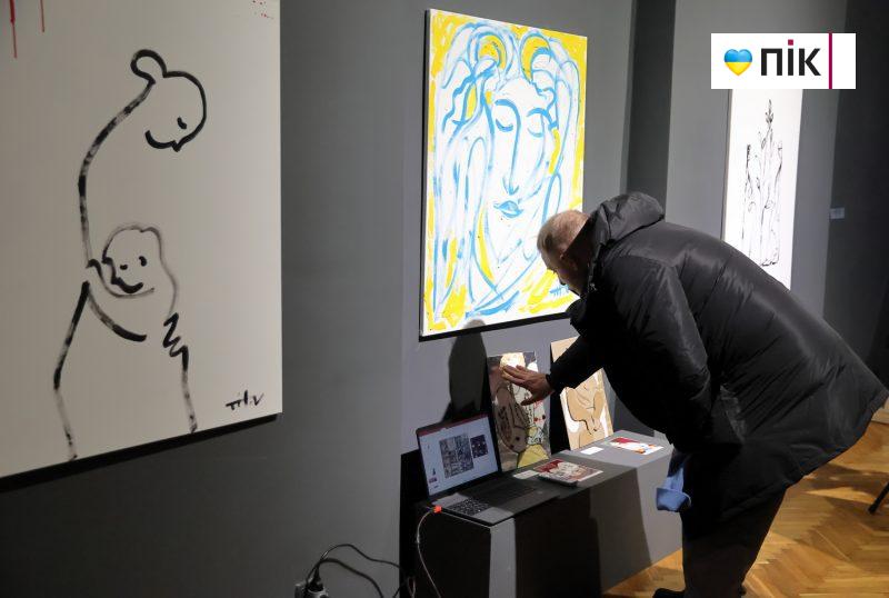 "Дивись і торкайся": у Франківську презентували виставку «Побачити скарби разом!» (ФОТО) 8 IMG 6573 2 scaled