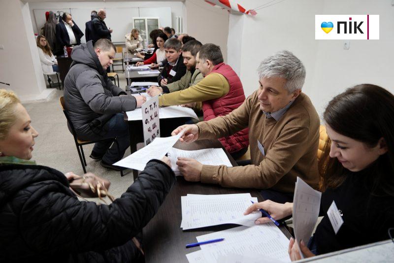 У Франківську розпочався другий тур виборів ректора ІФНМУ (ФОТОрепортаж) 11 IMG 8870 2 scaled