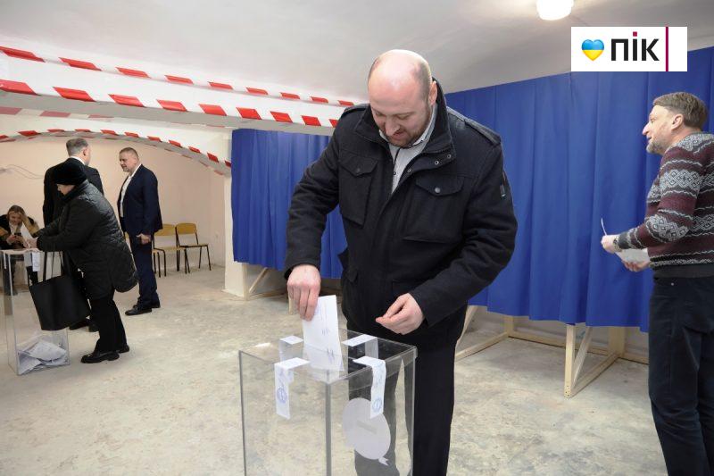 У Франківську розпочався другий тур виборів ректора ІФНМУ (ФОТОрепортаж) 13 IMG 8971 2 scaled