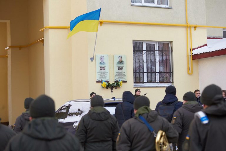 У Франківську вшанували пам’ять полеглого воїна Василя Матвіїва (ФОТО) 11 matviyiv