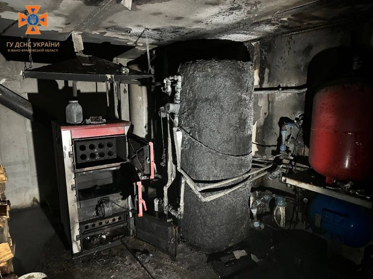 На пожежі житлового будинку в селі Угринів травмувався чоловік (ФОТО) 3 photo 2024 01 06 12 31 49