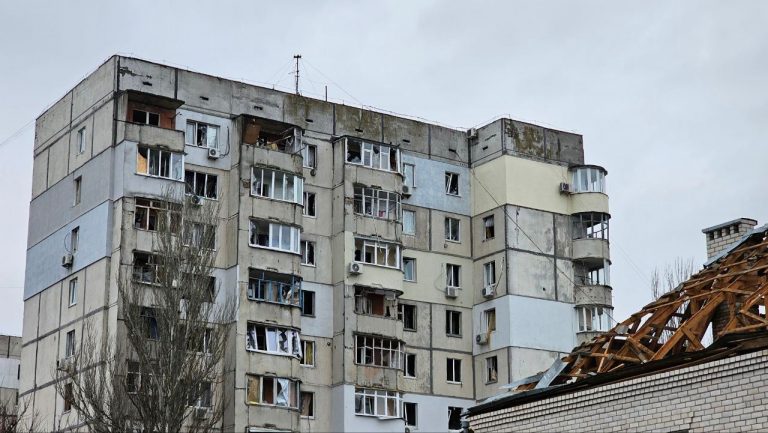 Вночі окупанти вдарили по Херсону та Мирнограду: серед поранених - діти (ФОТО) 5 photo 2024 01 26 08 55 54