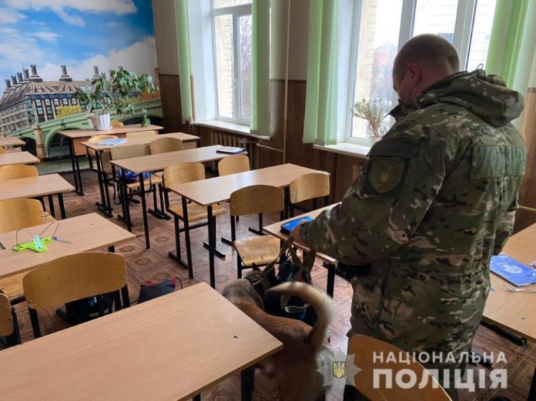 Новий навчальний тиждень у Франківську розпочався із "замінувань" усіх ліцеїв 1 215815 3 new 960x380 0 scaled 1