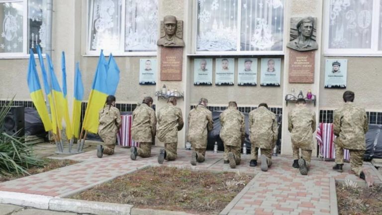 У Калуші в пам'ять про двох воїнів відкрили меморіальні дошки (ФОТО) 12 409012325 426149259936580 2944567340501424200 n