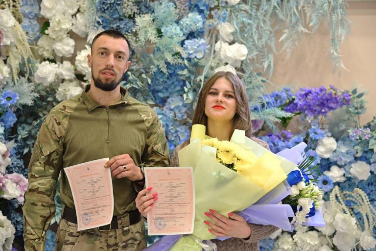 У лідерах Львівщина: стало відомо, скільки українців одружилися 14 лютого (ФОТО) 3 У лідерах Львівщина: стало відомо, скільки українців одружилися 14 лютого (ФОТО)