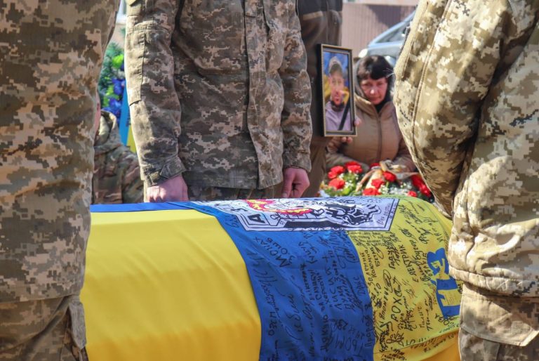 На Калущині провели в останню путь 34-річного захисника Тараса Білогана (ФОТО) 7 417533446 797042172457821 7379529750176986678 n