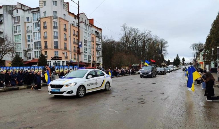На Івано-Франківщині попрощалися із загиблим захисником Віталієм Гладюком (ФОТО) 15 424619658 787703200055300 4550120657987788434 n