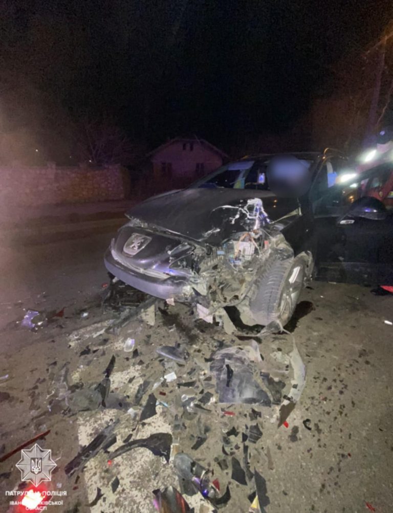 У Франківську легковик зіткнувся з двома автомобілями: водій мав ознаки сп'яніння (ФОТОФАКТ) 2 426458704 812638714237075 4784894818772607152 n