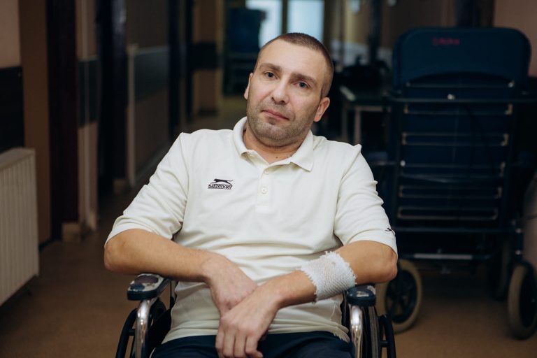 Побував у пеклі: у Франківську лікується військовий з Рівненщини (ФОТО) 4 Побував у пеклі: у Франківську лікується військовий з Рівненщини (ФОТО)