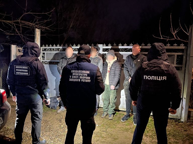 На Закарпатті прикордонники затримали двох ухилянтів: один з них прикарпатець (ФОТО)