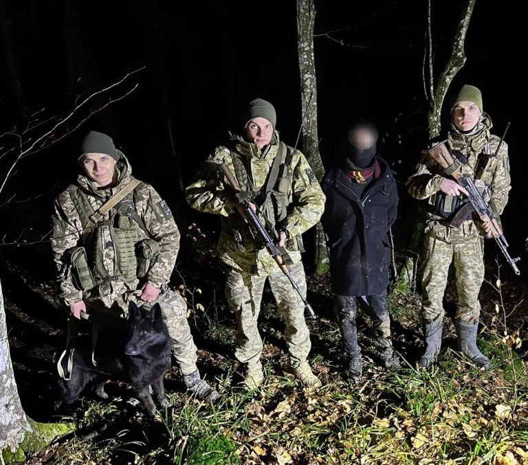 Неподалік кордону зі Словаччиною затримали 20-річного росіянина (ФОТО) 7 Неподалік кордону зі Словаччиною затримали 20-річного росіянина (ФОТО)