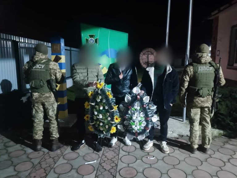 Двоє українців намагалися потрапити в Румунію з поминальними вінками: для чого (ФОТО) 1 430619295 733341145642984 4279186690995893762 n