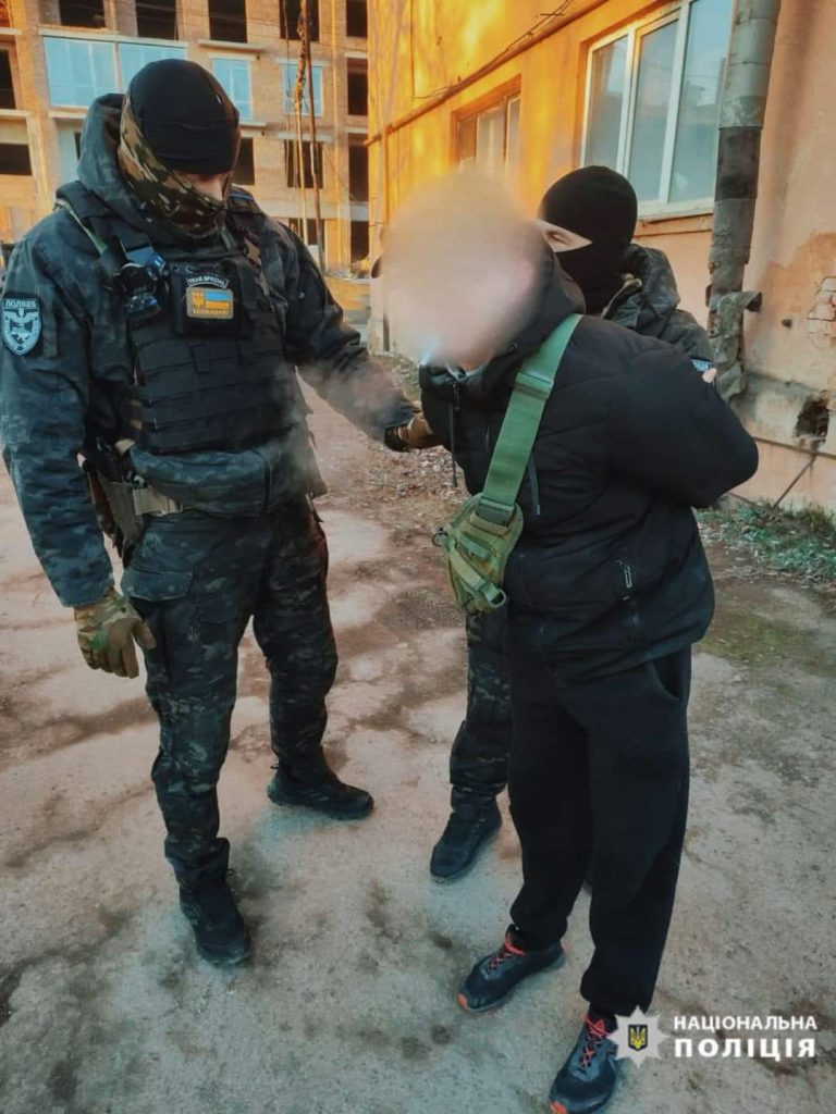 Затримали прикарпатця, який збував зброю та боєприпаси (ФОТО) 4 FB IMG 1708070839898