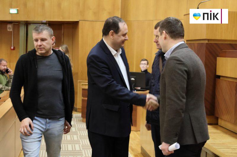 Позачергова сесія Франківської міської ради: як це було (ФОТОрепортаж) 6 IMG 0009 2 scaled