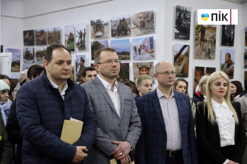 "Небесний фотограф": у Франківську відкрилася виставка полеглого на війні Максима Бурди (ФОТО) 19 IMG 9029 2 scaled