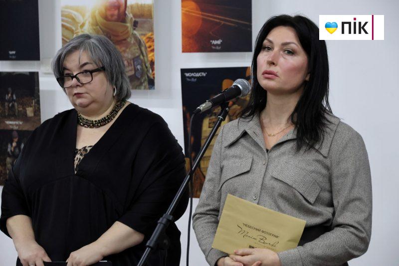 "Небесний фотограф": у Франківську відкрилася виставка полеглого на війні Максима Бурди (ФОТО) 27 IMG 9147 2 scaled