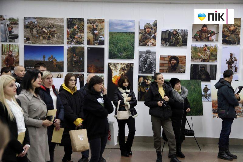 "Небесний фотограф": у Франківську відкрилася виставка полеглого на війні Максима Бурди (ФОТО) 18 IMG 9321 2 scaled