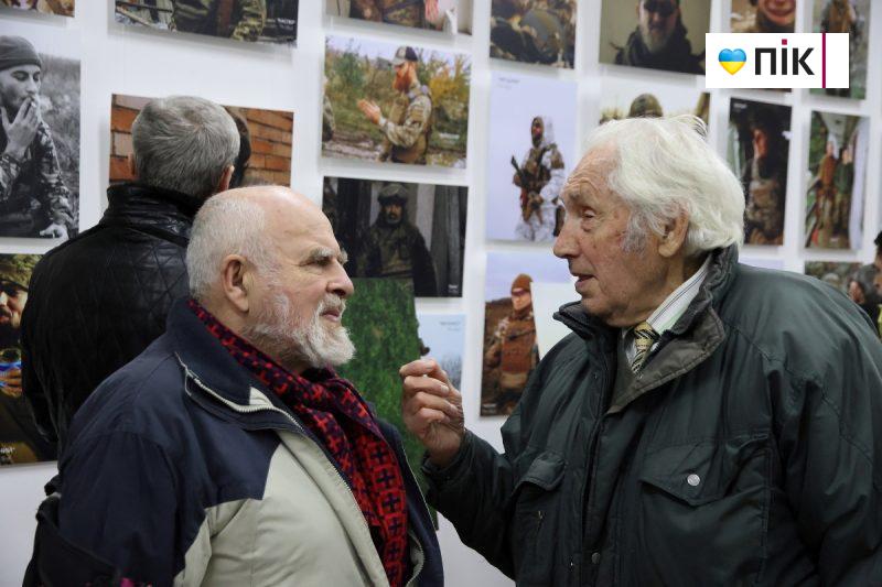 "Небесний фотограф": у Франківську відкрилася виставка полеглого на війні Максима Бурди (ФОТО) 24 IMG 9369 2 scaled
